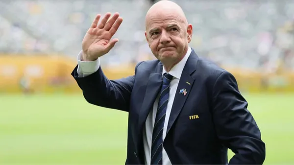 Олімпійська гнучкість: МОК виправдав Інфантіно за дружбу з Трампом, бо це все заради миру в Газі. Серйозно