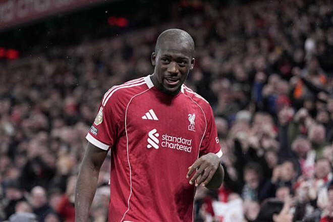 Гол сквозь слезы: защитник "Ливерпуля" посвятил мяч отцу, которого потерял накануне