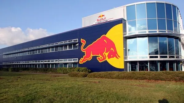 Red Bull сиплеться? Чемпіони F1 влаштували масове "звільнення за власним бажанням"