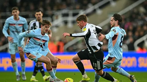 Сороки отримали на горіхи: Ярмолюк допоміг "Брентфорду" влаштувати гольовий трилер у Ньюкаслі