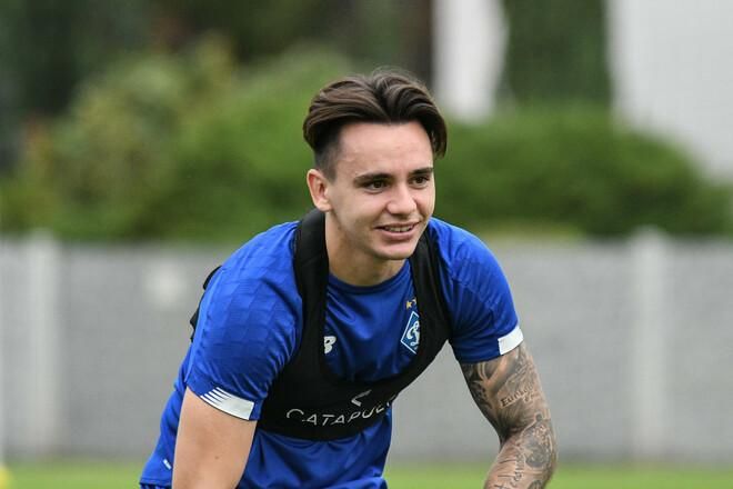 Динамівська кров: Микола Шапаренко та донька легенди клубу стали батьками