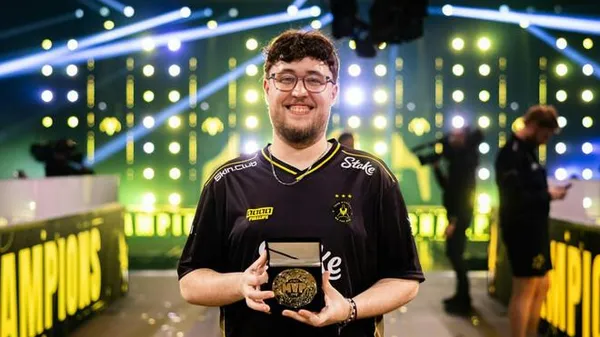 Не зупинити: ZywOo бере ювілейну 30-ту медаль MVP і змушує s1mple нервово спостерігати