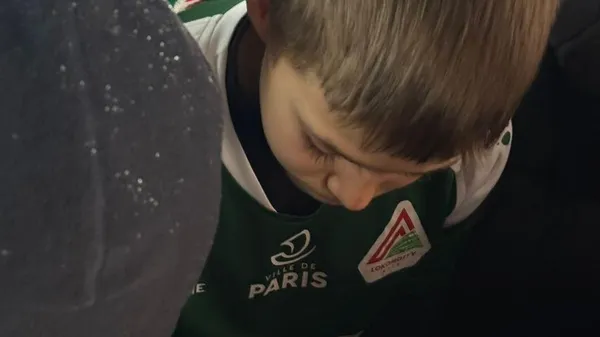 Інфантіно мріє про повернення росіян? Українські діти надіслали йому м'яч після обстрілу