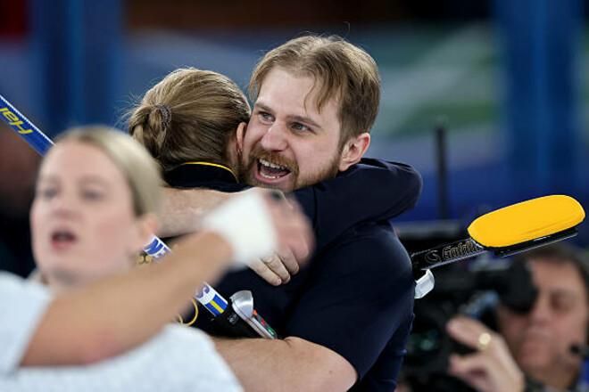 Вікінги на льоду: Швеція вигризла олімпійське золото у США в напруженому фіналі з керлінгу
