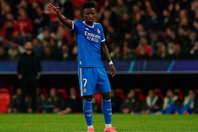 Гол, образа і жовта картка за радість: Вінісіус втомився мовчати про расистський цирк у футболі