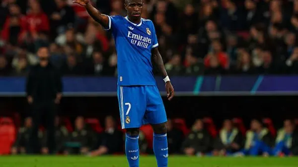 Гол, образа і жовта картка за радість: Вінісіус втомився мовчати про расистський цирк у футболі