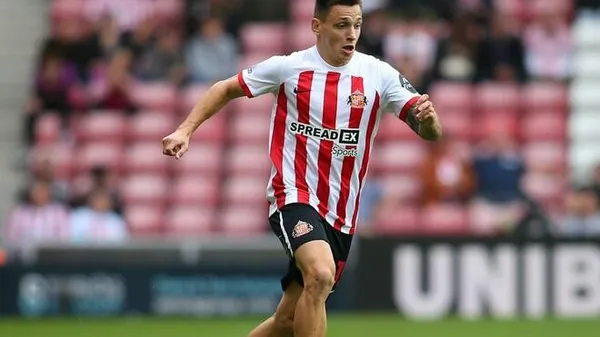 Безцінний кадр: поляки намертво вчепилися в Русина, який забив за них аж один гол