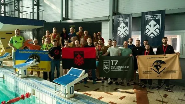 Водні гладіатори: бійці «Хартії» влаштували заплив із перешкодами та визначили збірну