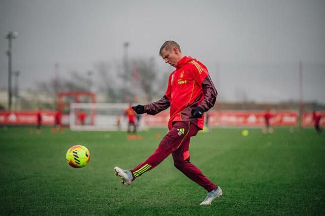 Зайшов, покрутився, вийшов: Зінченко геніальним мемом підсумував свою «феєричну» оренду в Англії