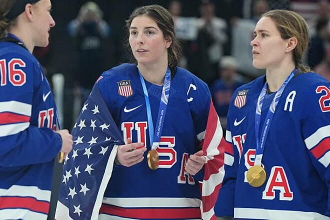 Імпічменту не буде, але й фото теж: хокеїстки США проігнорували Трампа через "дурний жарт"