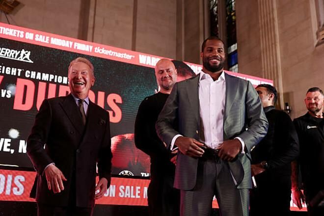 Кінець епохи дискотек: Промоутер Дюбуа заборонив вечірки перед боями, згадуючи, як ледь не збожеволів перед Усиком