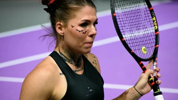 Теніс на криваві гроші: українка Олійникова відмовилася тиснути руку угорці, що розважала росіян