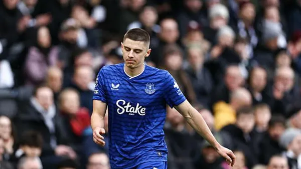 Наш козак у строю: Миколенко вийде з перших хвилин рятувати 'Евертон' у битві з 'Борнмутом'