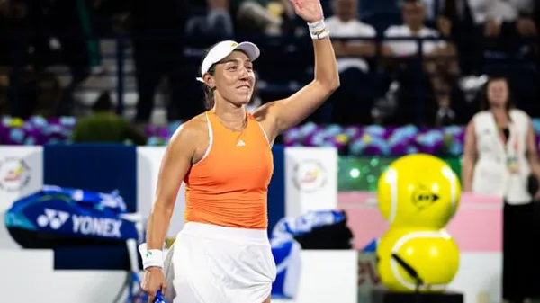 Заплатила коліном: кривдниця Світоліної знялася з турніру після тріумфу в Дубаї