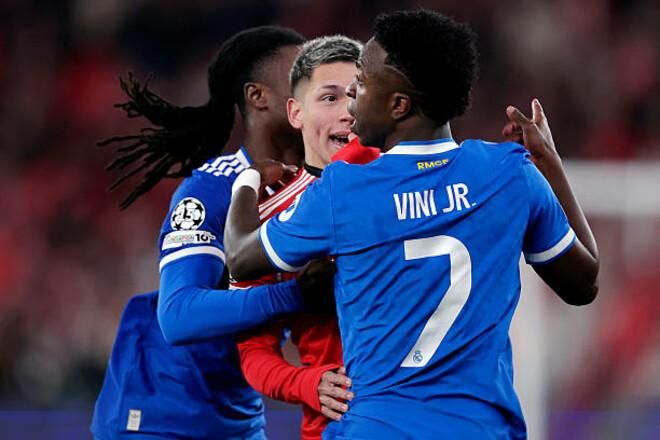 Я не расист, я просто гомофоб: футболіст "Бенфіки" йде до суду, щоб захистити свою "честь"