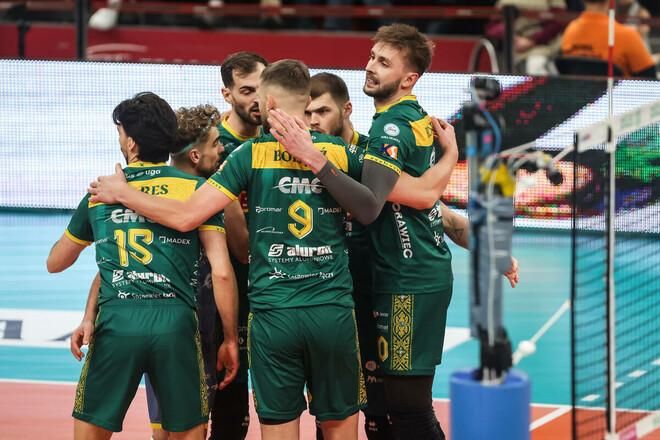 Нерви, драма, камбек: команда Гладира влаштувала трилер, але втримала лідерство