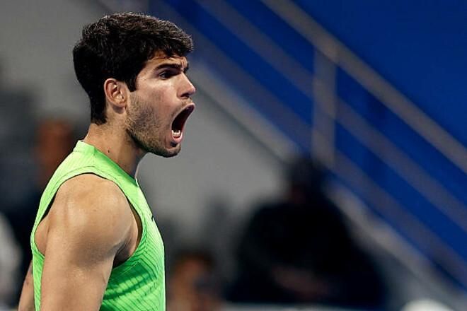 Нерви, помилки і характер: Алькарас ледь не спіткнувся об «нейтрала», але вигриз путівку в півфінал