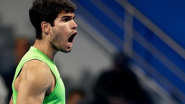 Нерви, помилки і характер: Алькарас ледь не спіткнувся об «нейтрала», але вигриз путівку в півфінал