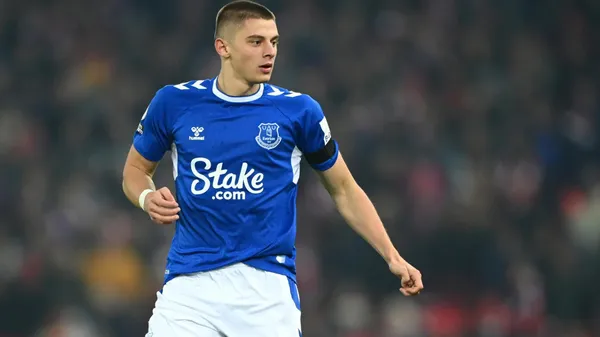 Холодний душ для Миколенка: українець сенсаційно втратив місце в старті Евертона на матч з МЮ