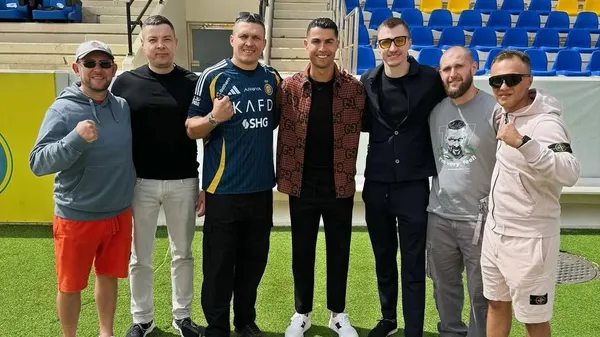 "З днем народження, бро": Усик привітав Роналду, поки той вирішував "проблеми" в Саудівській Аравії