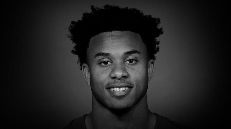 Від зірки коледжу до трагедії в гаражі: НФЛ у жалобі через смерть 25-річного таланта