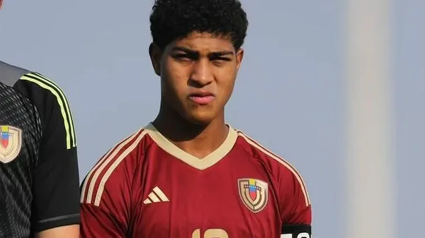 Він забивав Англії, а тепер штурмує Київ: Динамо переглядає 18-річного венесуельця