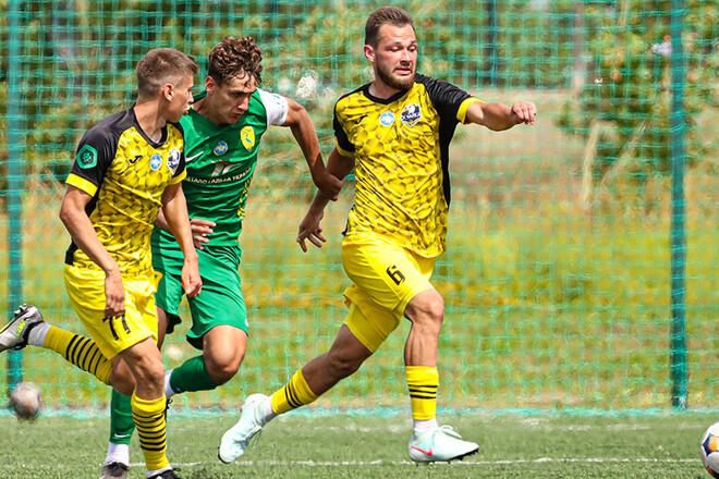 Футбол без глянцю: Друга ліга влаштовує велику битву за виживання та мрію