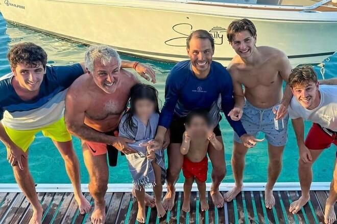 Король ґрунту на райських островах: Надаль показав, як виглядає спокій перед фінальною битвою