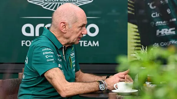 Експеримент провалився: Астон Мартін у паніці змінює керівника після двох гонок