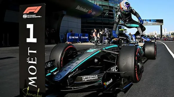 Новый король Шанхая: 19-летний вундеркинд Mercedes сбрасывает Ферстаппена с трона, пока Red Bull ищет свои крылья