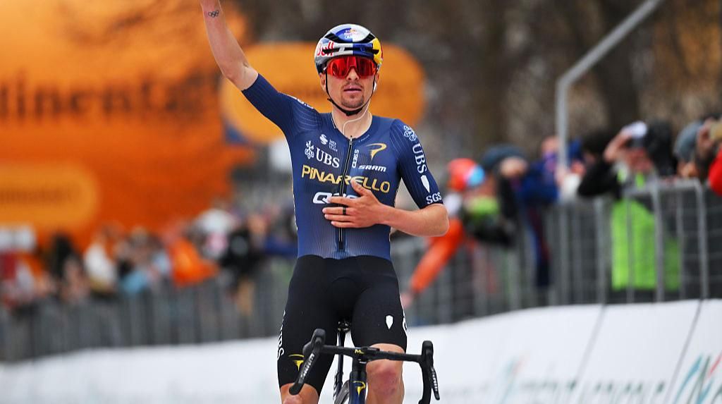 Король пагорба: Том Підкок влаштував драму у фіналі 150-річної Мілан – Турин