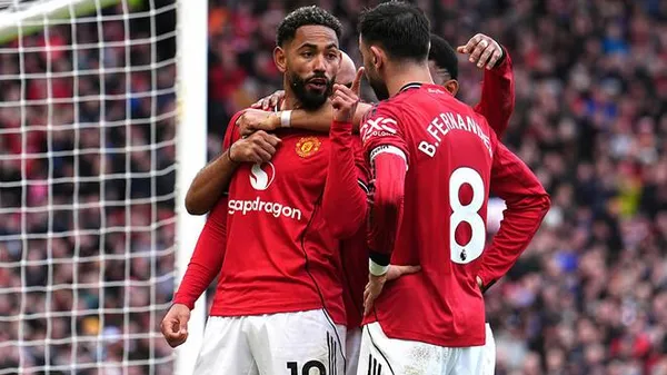 Бруну – новий король Манчестера. Португалець скинув з трону Бекхема, а МЮ впевнено розібрався з "Астон Віллою"