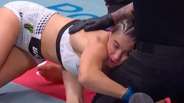 Мозок сказав "досить", а тіло продовжило бій: бійчиня UFC у нокауті намагалася задушити рефері