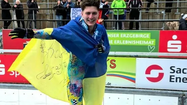 Золотий дубль на льодяній трасі: 18-річний українець знову став чемпіоном світу зі скелетону