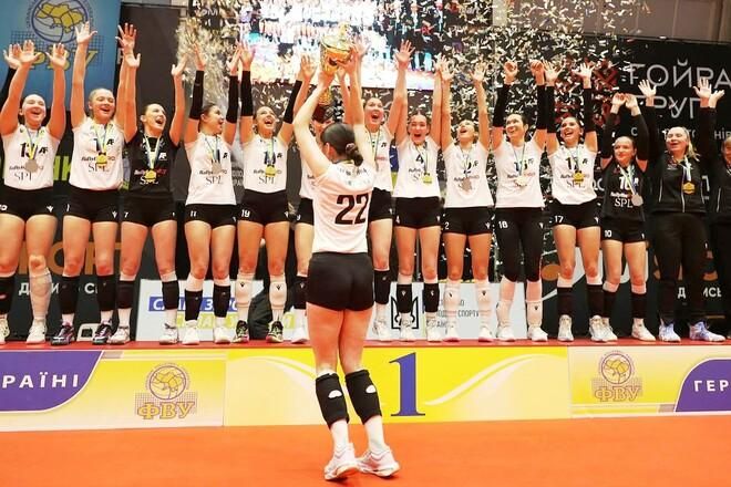 Золотий камбек на рідному паркеті: "Буковинка-2" вигризла чемпіонство у трилері, де одна героїня набила 32 очки