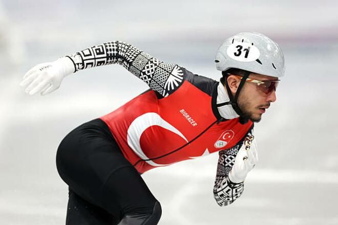 Вкрадене золото та суддівський театр абсурду: як канадець Данджіну став головним героєм драми на ЧС з шорт-треку