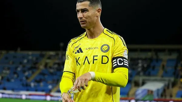 Коли боги втомлюються: Роналду не забив пенальті, схопився за ногу і злякав фанатів. Що це було?