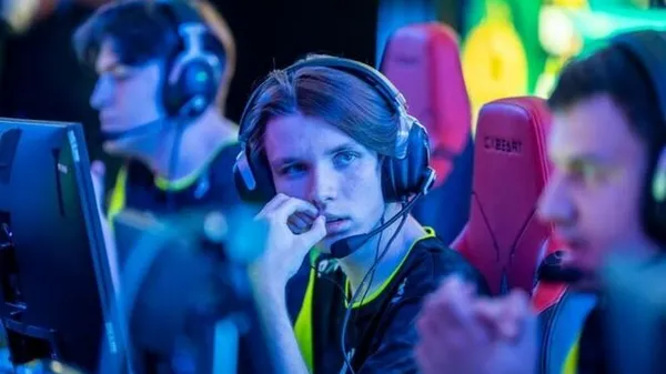 Киберспортивный флюгер: крымчанин Sdaim снова 'определился' с гражданством