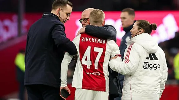 Лідер на милицях: "Аякс" знайшов "ідеальний" момент, щоб поговорити з Зінченком про гроші