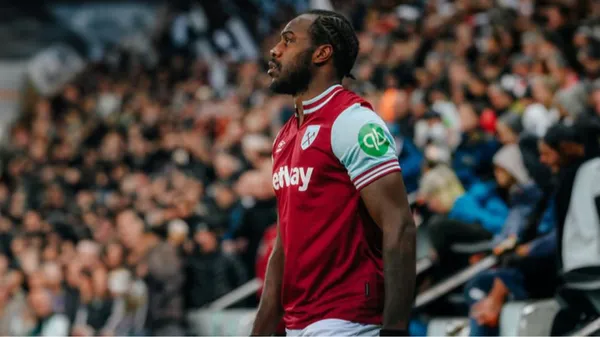 Катарський "салют" для легенди АПЛ: замість оплесків – вибухи ракет, замість спокою – тремтіння готелю