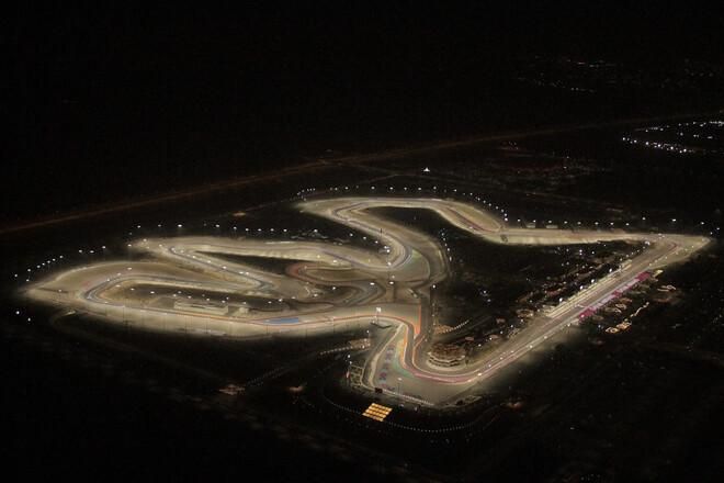 Война войной, а гонки по расписанию? MotoGP откладывает Катар, пока F1 убегает с Ближнего Востока