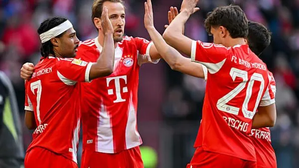 Кейн знову забиває, Баварія вбиває інтригу, а решта Бундесліги влаштовує гольове божевілля