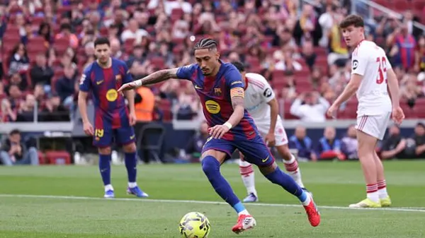 Щедрий арбітр та дубль Рафіньї: Барселона влаштувала Севільї гарячий прийом на Камп Ноу