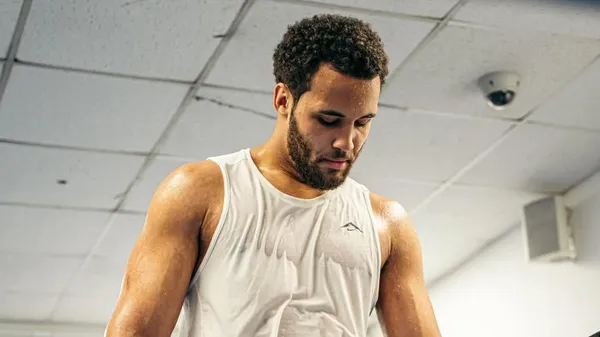 Не крадіть мою перемогу! "Новий Тайсон" влаштував розбірки з командою суперника після нокауту