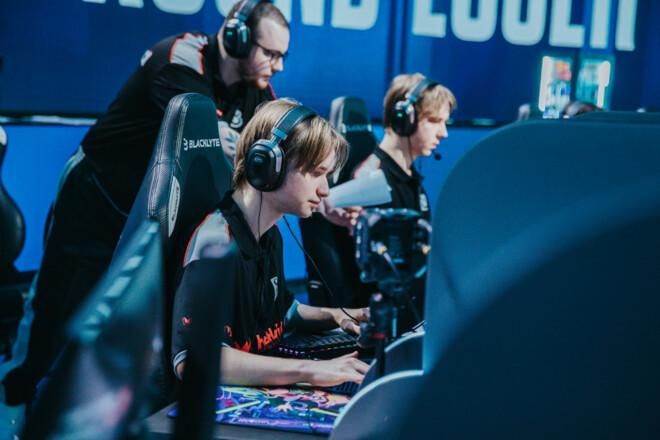 Американський кошмар для B8: мрія про Мейджор тане на очах