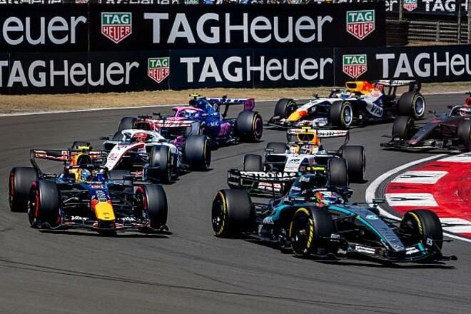 Хлопчику, ти хто такий? 19-річний Антонеллі шокує Формулу-1, а Ред Булл шукає себе на дні