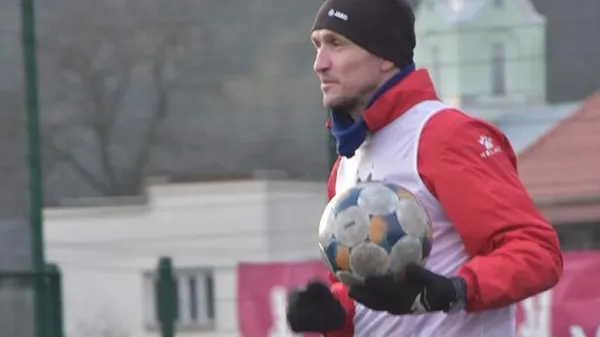 "Якби я хотів вдарити, він би корчився". Футболіст Другої ліги провів майстер-клас із самоконтролю для 19-річного болбоя