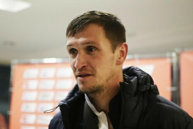 Ціна миру – брудна футболка: як ветеран українського футболу буцнув болбоя, а потім задобрив його подарунком