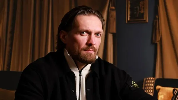 Усик, кікбоксер і піраміди: експерт розклав по поличках, навіщо українцю це дивне шоу