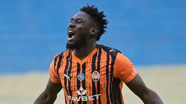 Серце на долоні: легіонер "Шахтаря", який повернувся під час війни, вразив виконанням гімну України